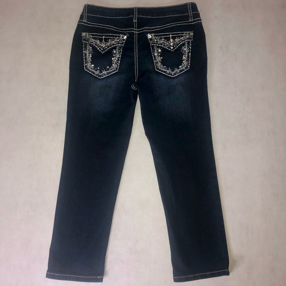 APT 9 Mid-Rise Dark Wash Crop Capri Stretch Jeans Rhinestone Accents Size 4/6 - Picture 3 of 7